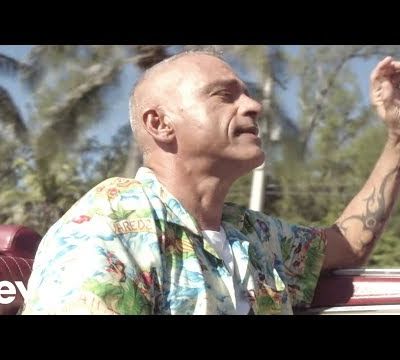 Eros Ramazzotti en duo avec Luis Fonsi interprètent "Per le Strade Una Canzone" !