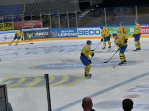 Echauffement, les "referees", derniers étirements pour le gardien russe et c'est parti pour le 1ier match!