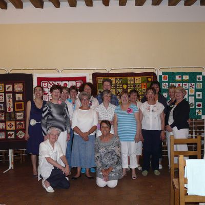 Repas mai 2012 - exposition des boites