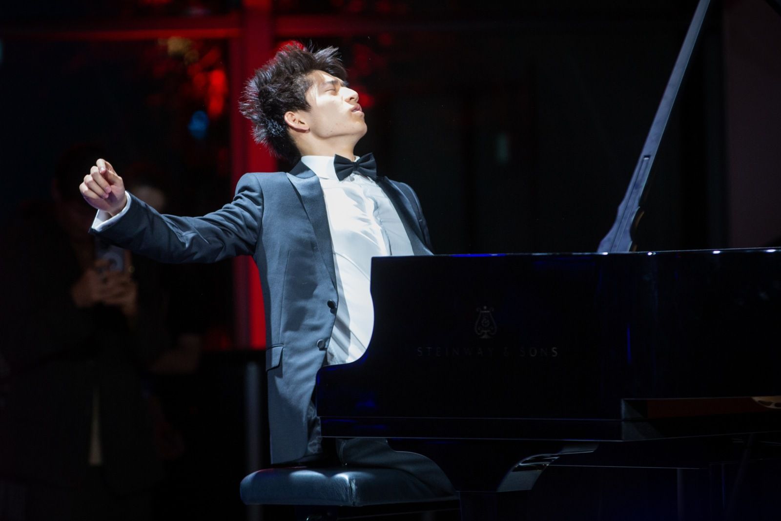Paul réserver pour récital Chopin Théâtre Champs-Elysées 19/10
