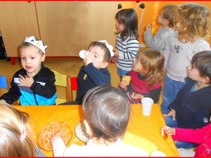 Le goûter à la crèche  (TPS et PS)