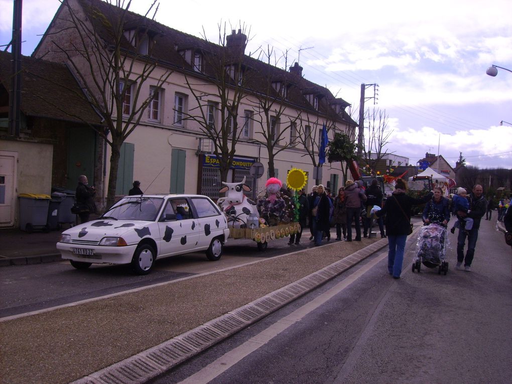 Quelques images (13) du carnaval à Louviers ce dimanche après-midi. Et il y avait du monde...