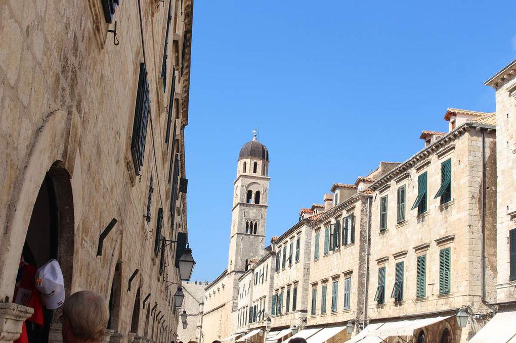 jusqu'au monastère des franciscains