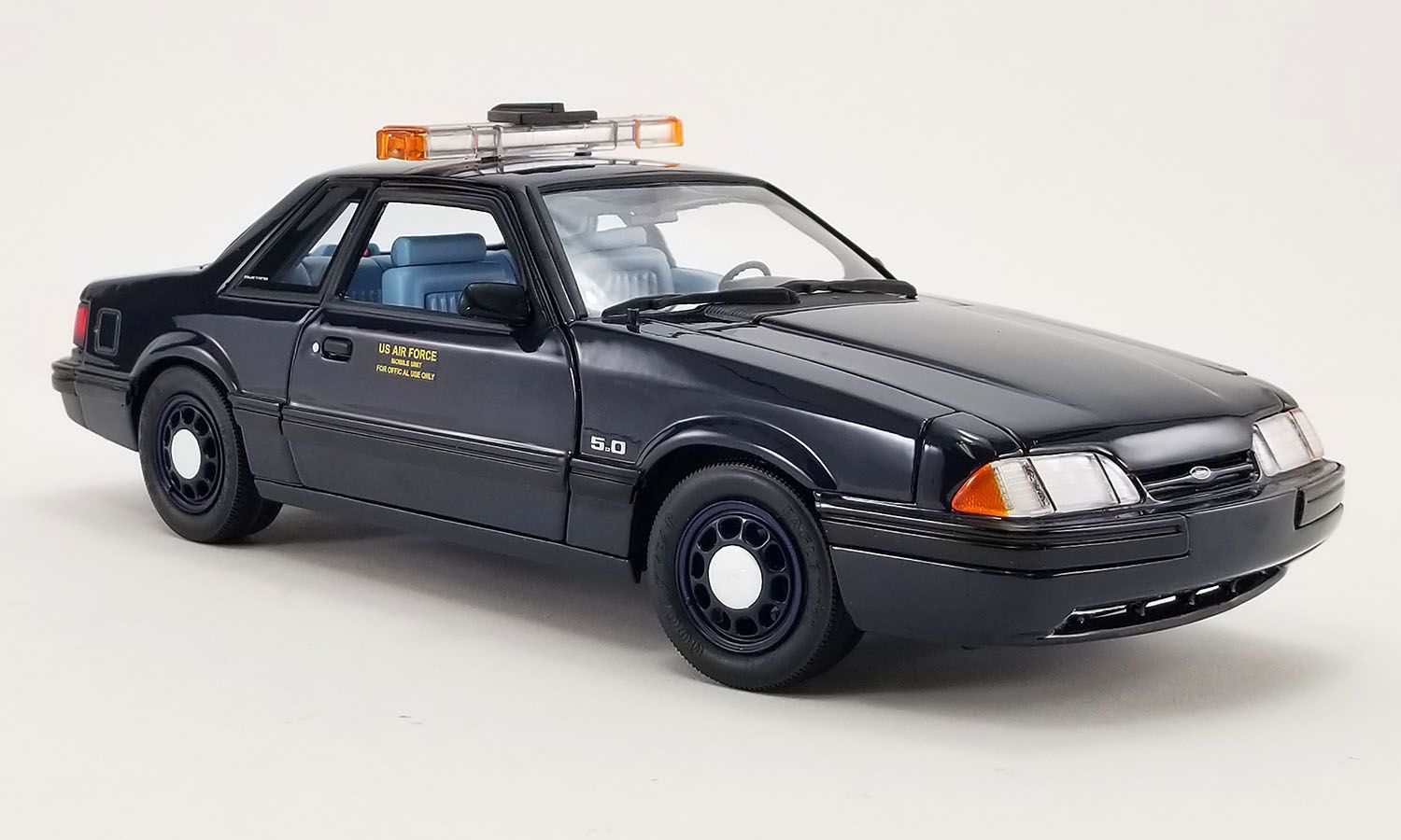 Ford Mustang SSP US Air Force (GMP Models - 1/18) ​ 