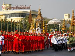 ©Photo:AFP/CHRISTOPHE ARCHAMBAULT - La Thaïlande incinère son patriarche bouddhiste, plus de deux ans après sa mort. - Photo by Athit Perawongmetha/Reuters