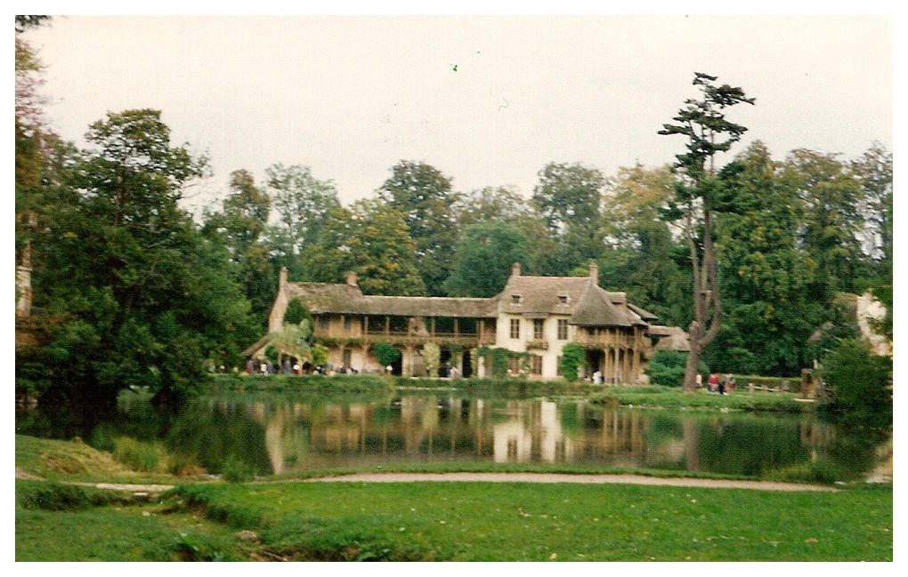 photos de hameau de la reine et des jardins du cbateau de Versailles