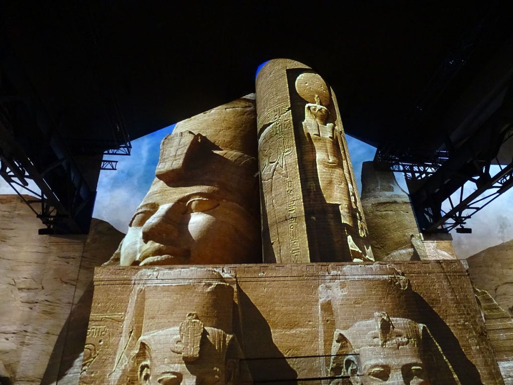 Spectacle à l'Atelier des lumières (Paris)