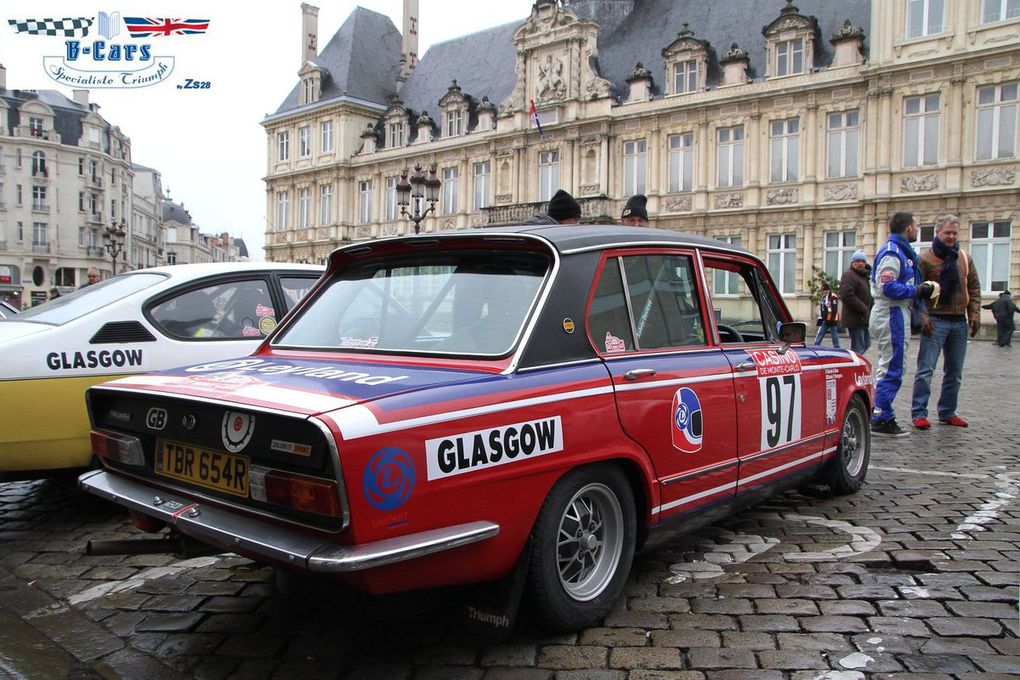 Le parc de départ et le 1° CP à Reims-Gueux sur l'ancien circuit 