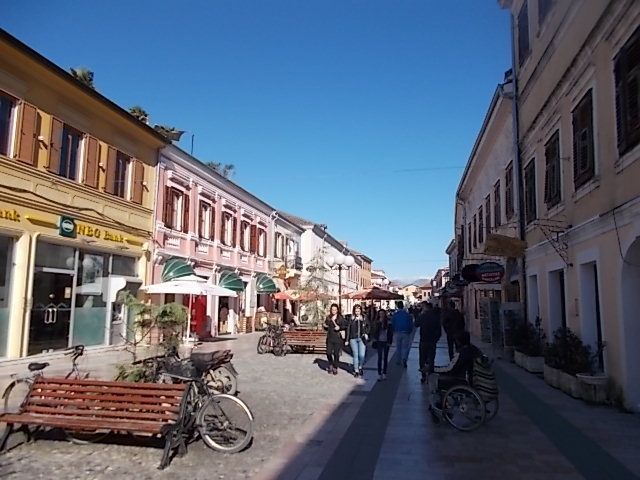 les premières vues de Shkoder,  l aller , le lac de Koman et le retour, 