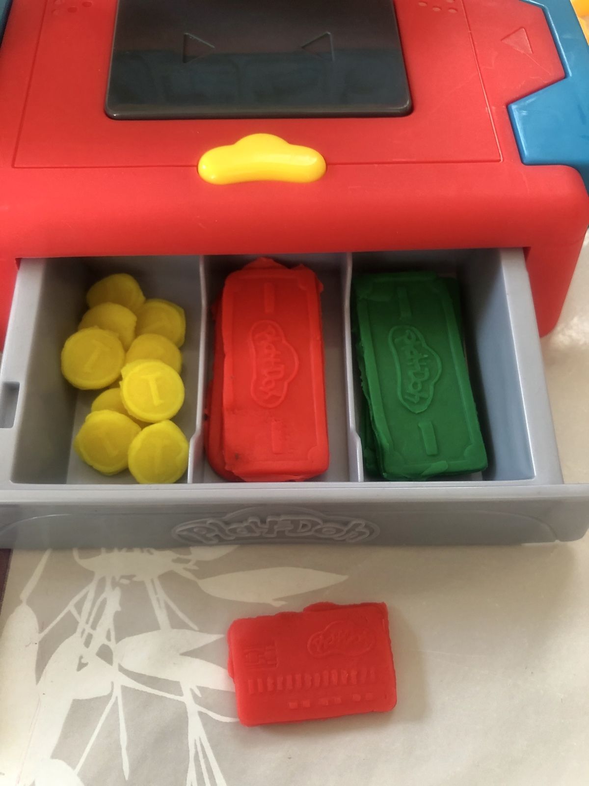 Promo Play-doh - caisse enregistreuse chez PicWicToys