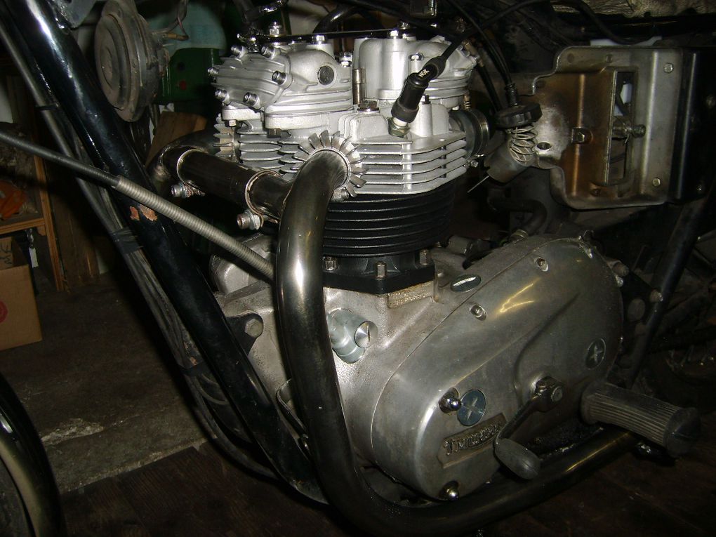 Album - TRIUMPH-T-140-E