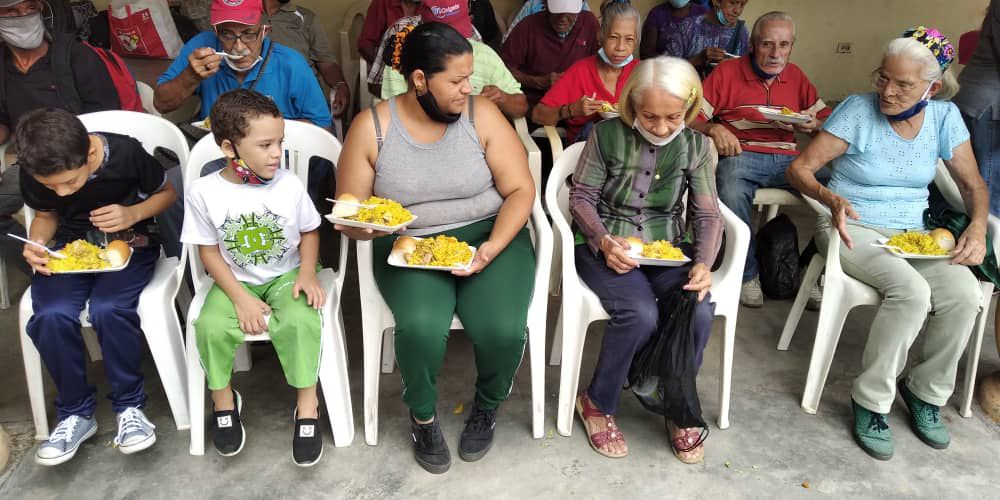 Paella solidaria para la tercera edad, niños y familiares de privados de libertad se realizó en Los Caobos de Valencia