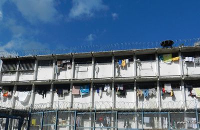 Les Prisons françaises du bout du Monde :  Si tu vas à Tahiti