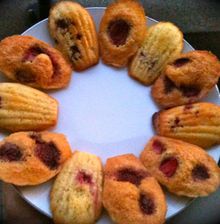 Madeleines à la fraise et à la rose