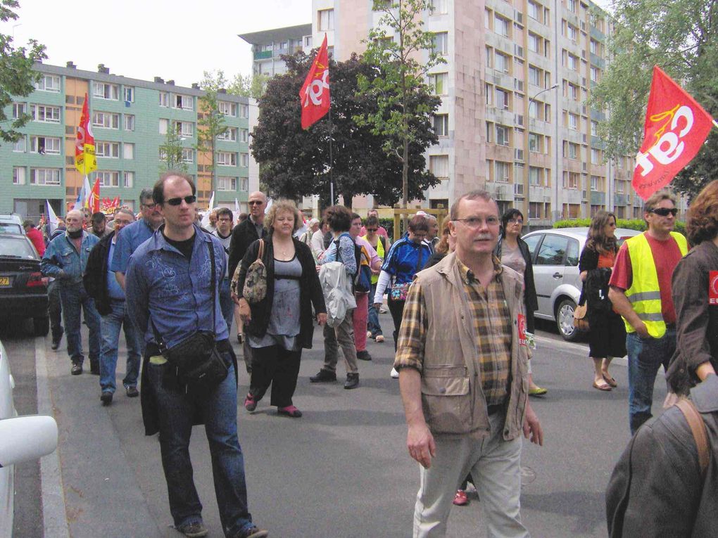 Rassemblement et manifestation du 1er mai 2011 à La Madeleine (Evreux)
Photos PR