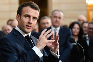 Manifestante blessée à Nice : les propos de Macron sur la «sagesse» agacent