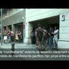 Barcelone : Des flics en "civil" essaient de provoquer le bordel, mais sont repérés par les indignés !