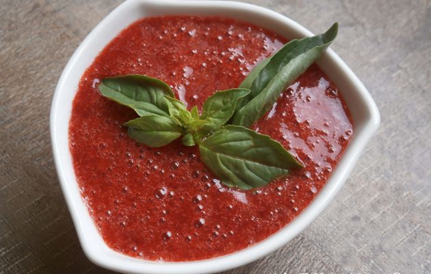 Soupe de fraises & basilic