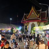 La fête au Wat Takian Tiah... en attendant Yohk Chofah. - Noy et Gilbert en Thaïlande
