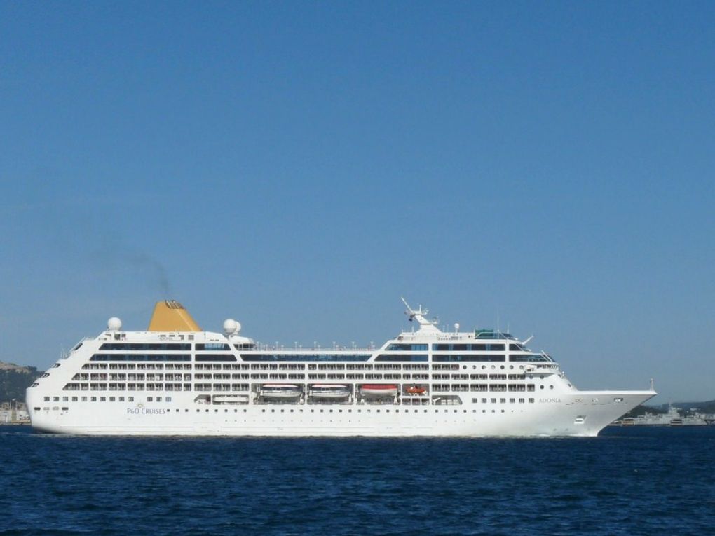 ADONIA , arrivant à Toulon le 23 juin 2012