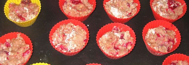 Muffins aux framboises et à la confiture de mûres