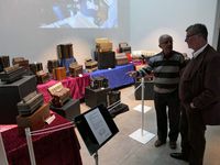 Roger Wadier et 23 de ses 50 accordéons s'exposent à la Souris Verte