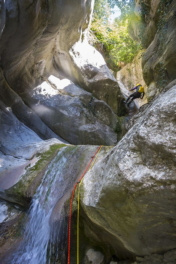 Martine dans le canyon de Redebraus