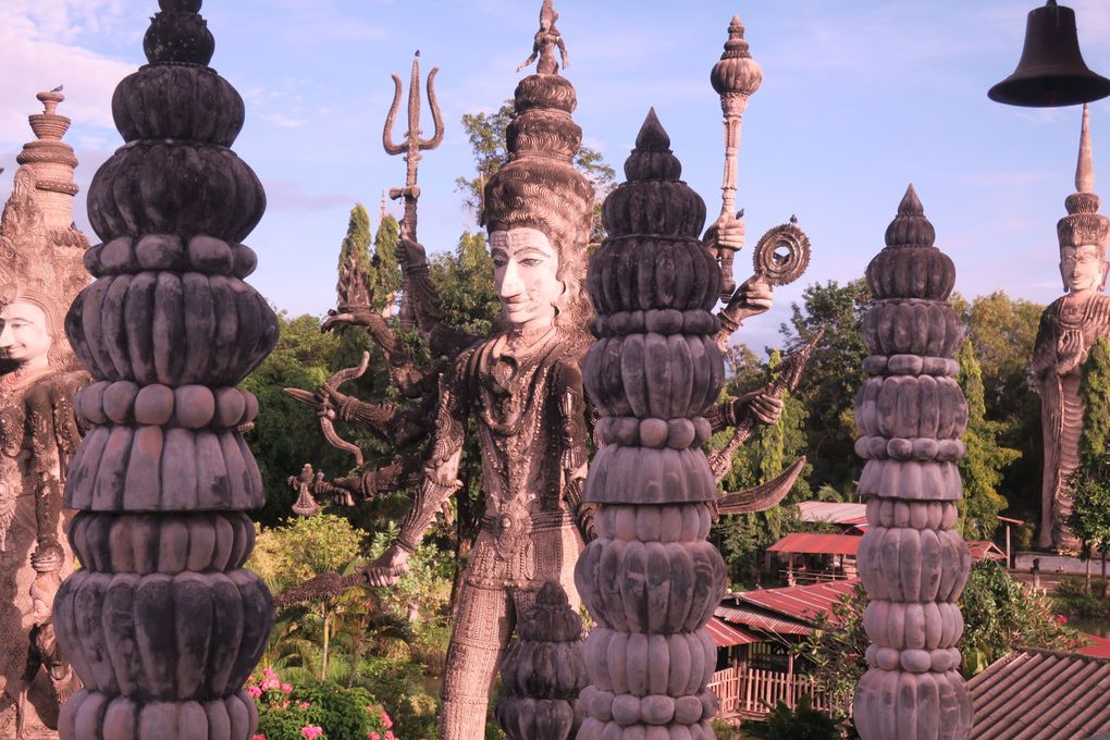 Le jardin de Sala keoku (wat Khaek)