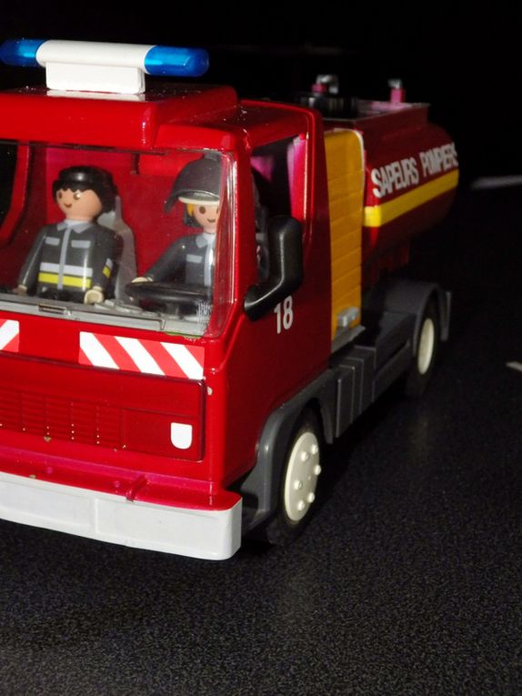 apres 3 ans dans les camion du cirque Arlette Gruss je veux changé un peut
les pompier arrive chez marqho,
Custom de playmobil à des photos réel prix chez un confrére blog