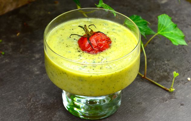 Velouté froid de courgettes à la menthe