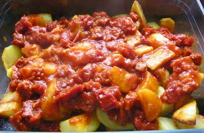 Les patatas bravas au chorizo