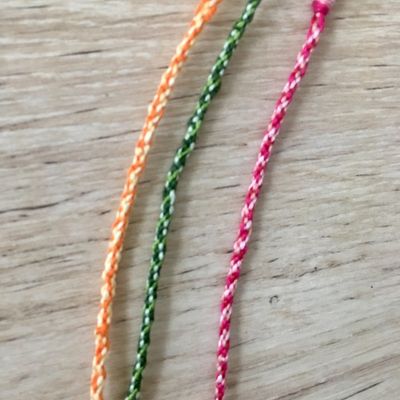 Faire facilement des jolis bracelets brésiliens