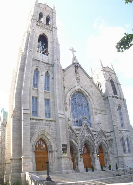 Petit tour dans les quartiers riches de Montréal.
Ouhh les belles maisons !!