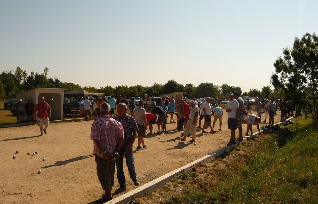 Concours de pétanque organisé par l'association des Anciens Combattants