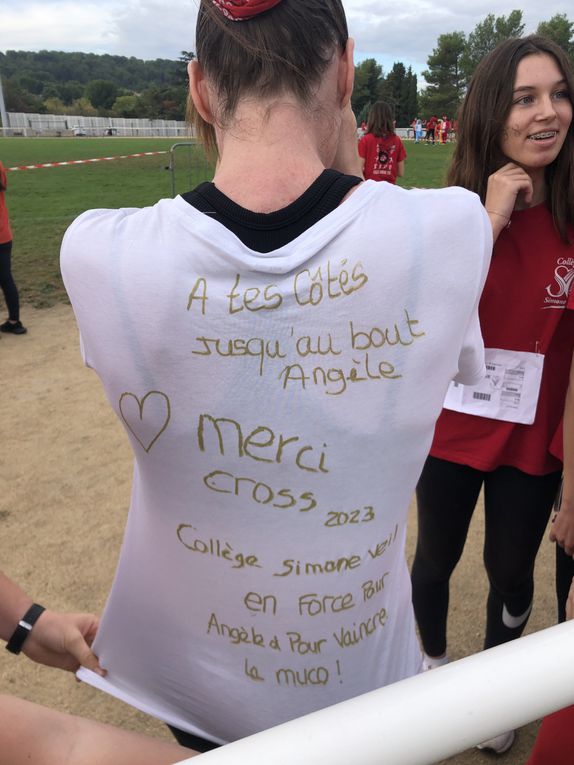 20.10.23 - CROSS SOLIDAIRE DU COLLÈGE : &quot;Nous avons déjoué la météo pour offrir à Angèle ce cadeau!&quot;