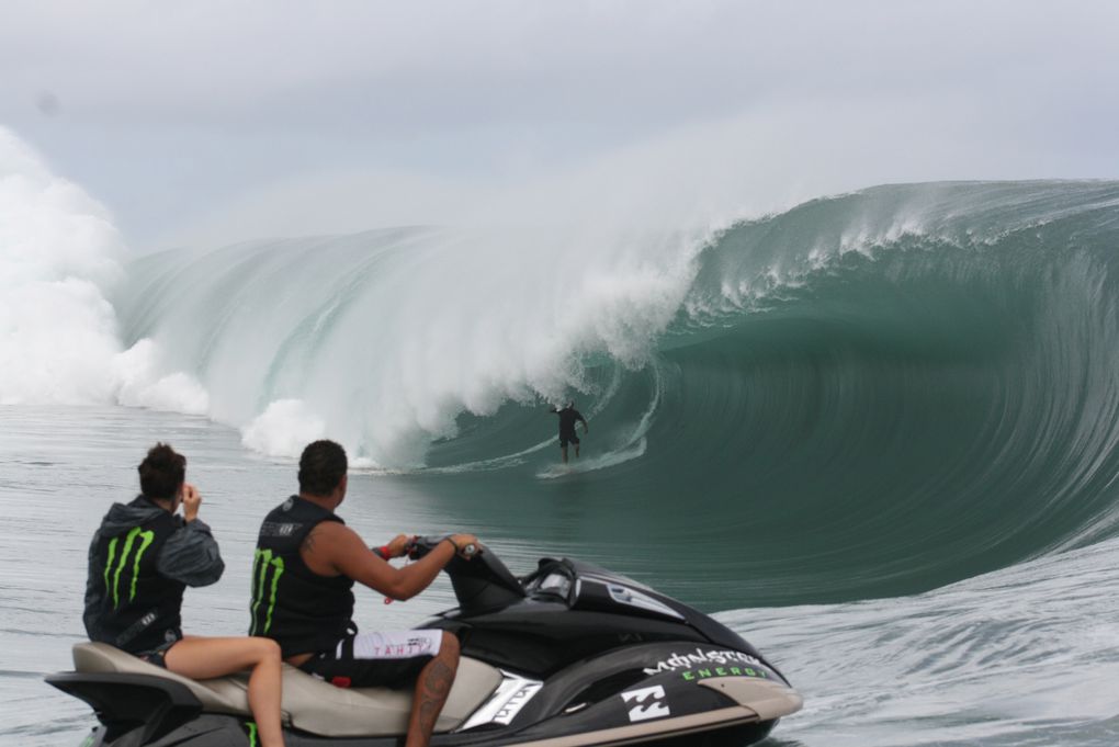 Album - VAGUES-DE-TEAHUPOO-AOUT-2011