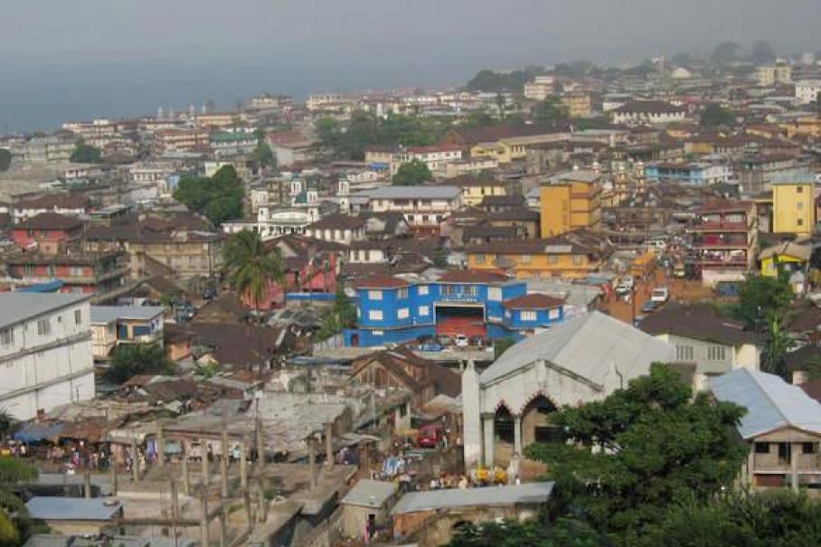 Sierra Leone: échange de tirs à Freetown et couvre-feu national