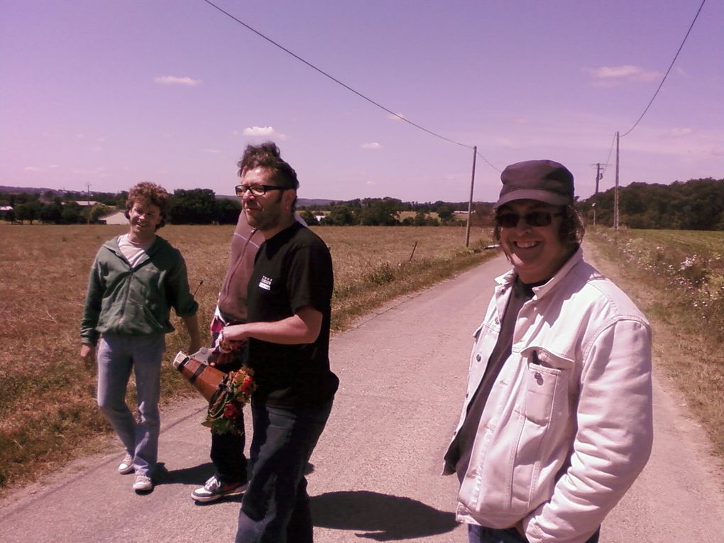 ce 1er  juin 2011 le tournage du film la couleur de la couette pour unfilmunjour écrit et réalisé par sylvain anne avec jean pierre arthur ,erwan papon,andré layus ,gilles plantier sur des  images de javier z diaz et le son de dominique dallemagn