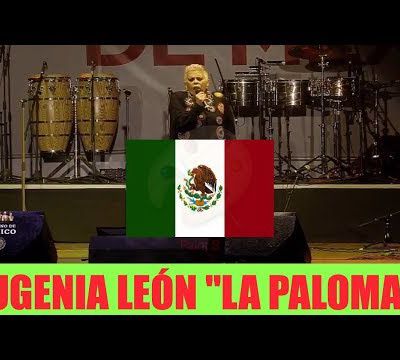 Eugenia Leon interprète la chanson de La Paloma chantée A cappela dans une version adaptée pour le président Andrés Manuel Lopez Obrador