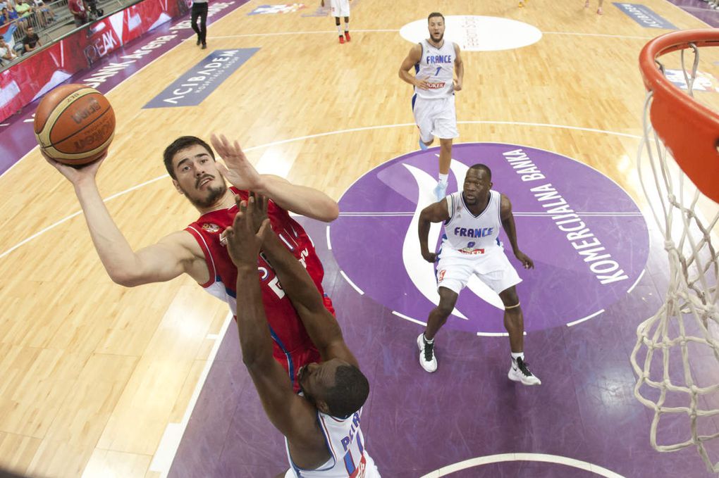 EuroBasket 2015: la France reçoit une claque en Serbie