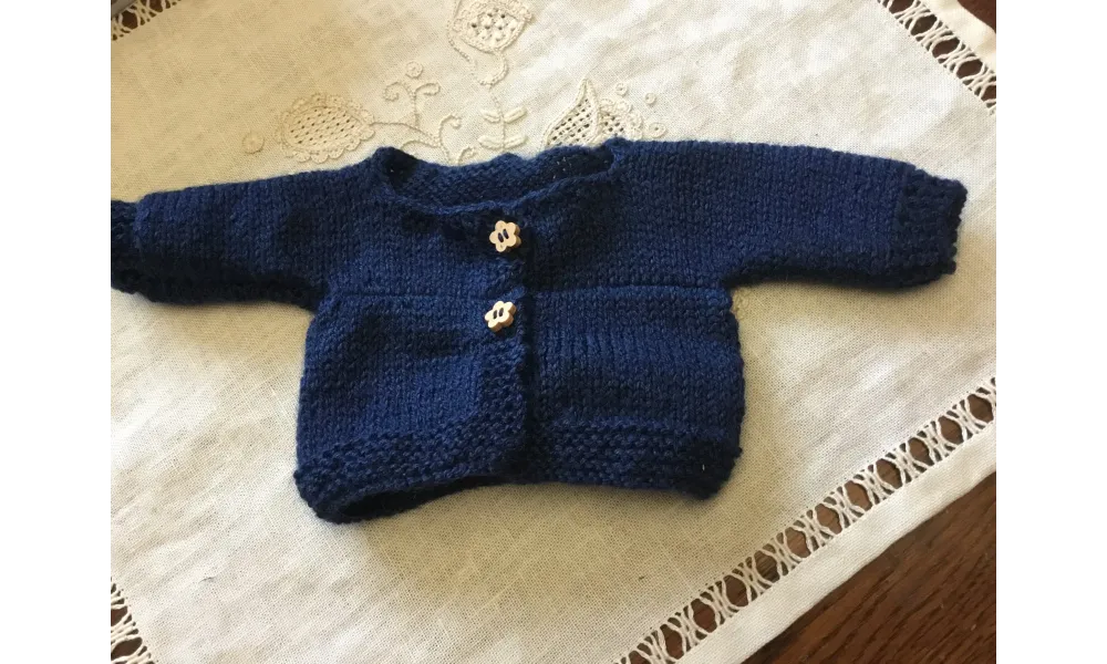 Un joli petit gilet pour poupée Corolle 35cm