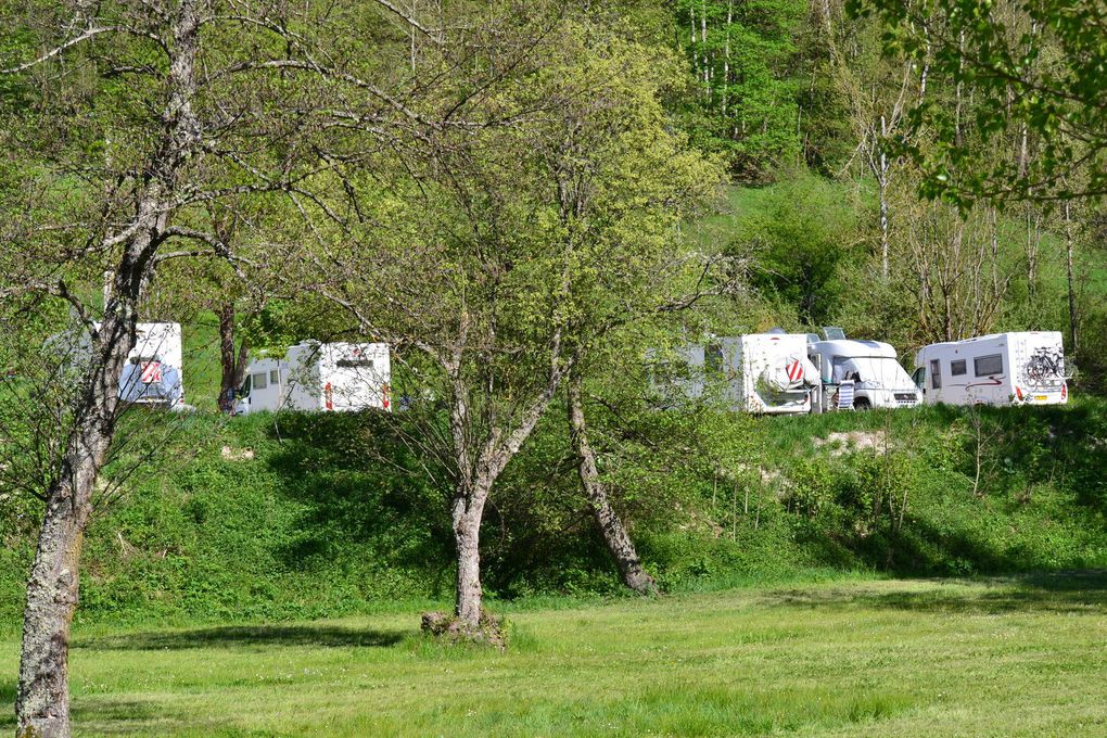 Toutes les photos  par liber-t , le village de Loudenvielle , l'aire pour camping-car , la montagne , le lac , les moutons , les vaches .