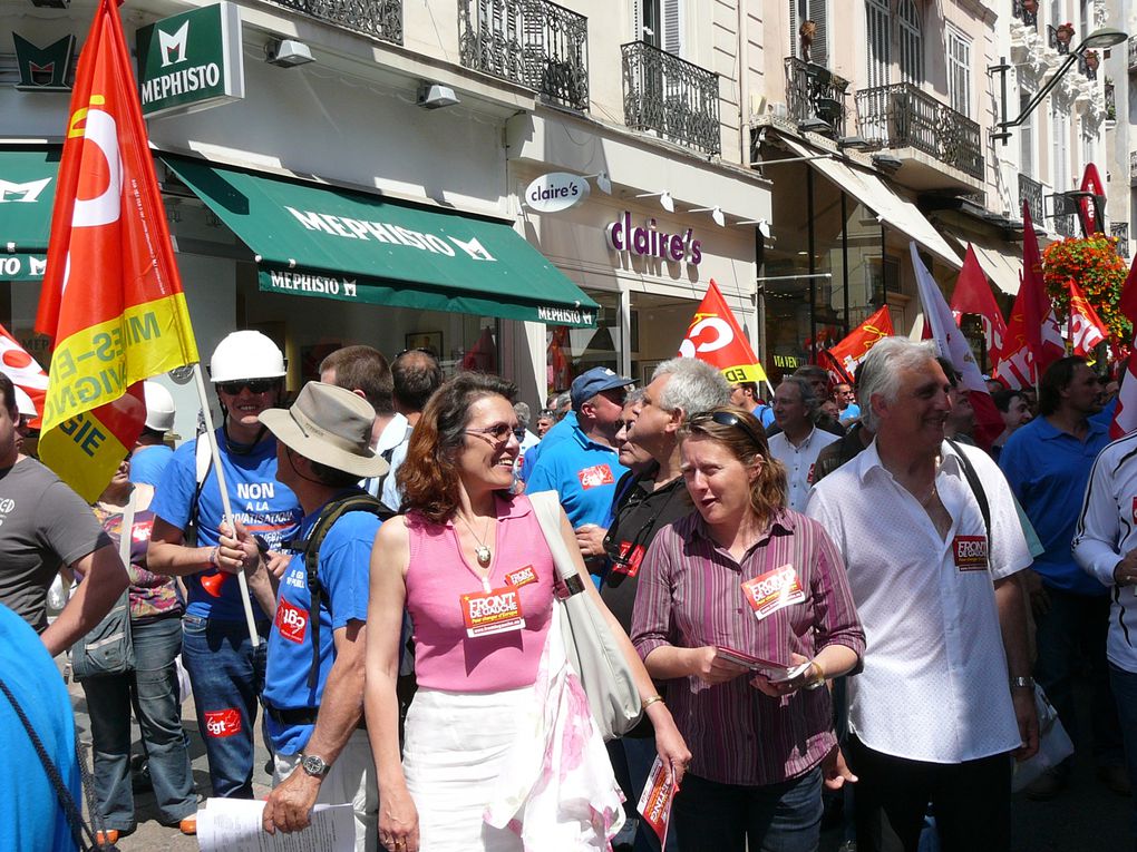 Journée FDG dans les Alpes Maritimes: images de la manifestation EDF et pour les sans papiers à Cannes.