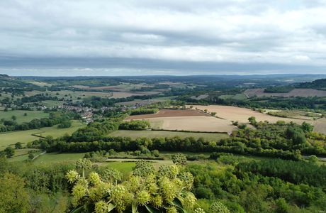 Bourgogne, vue de la basilique vers St Père en Vézelay