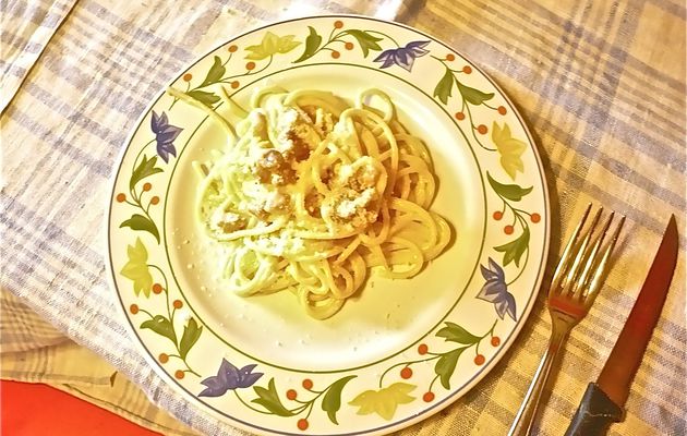 spaghetti alla crema con guanciale (la mia carbonara)