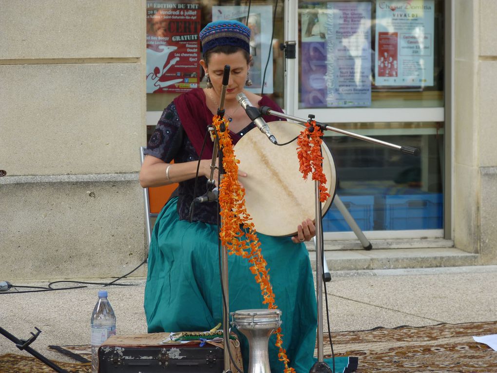 CHANT DANSE MUSIQUE ET CONTE DU MONDE MEDIATHEQUE DES TAILLADES (juillet 2012)