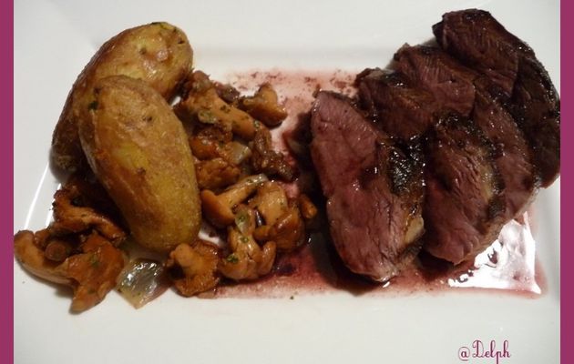 Magret de canard sauce porto et girolles