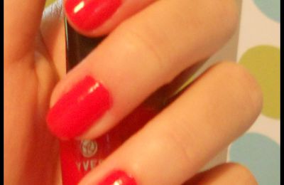 Fiche beauté - Vernis rouge incandescent Yves Rocher