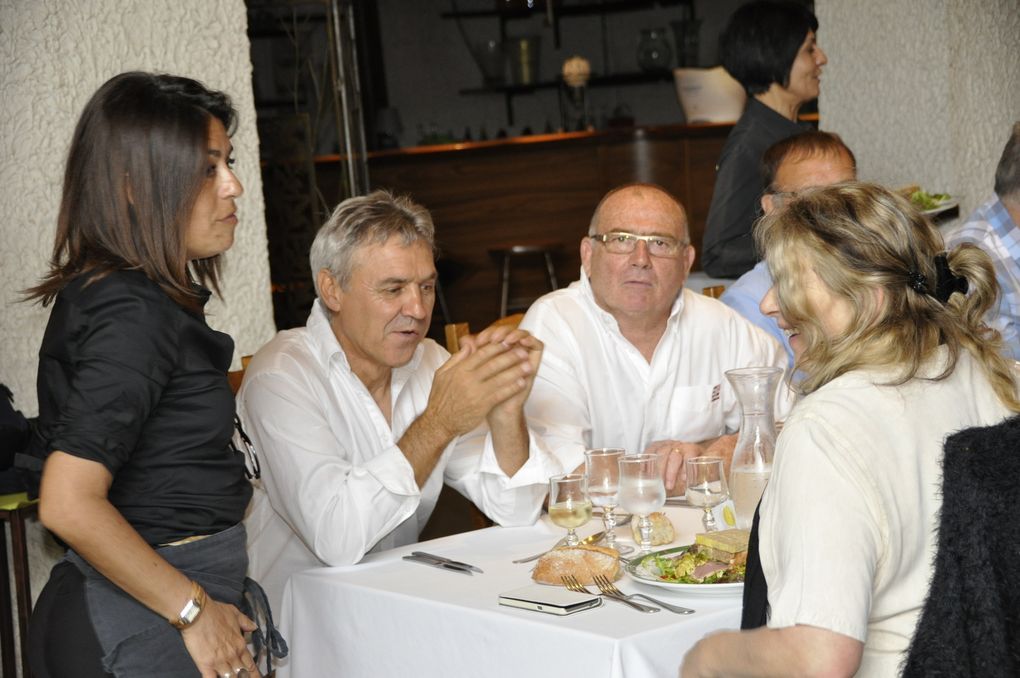 L'arrivée au restaurant, le repas et le stade des lumières de Lyon