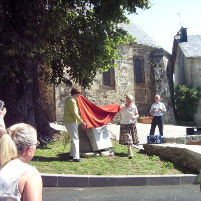 Inauguration de la stèle en l'honneur de Léon BOYER, 01/08/2010